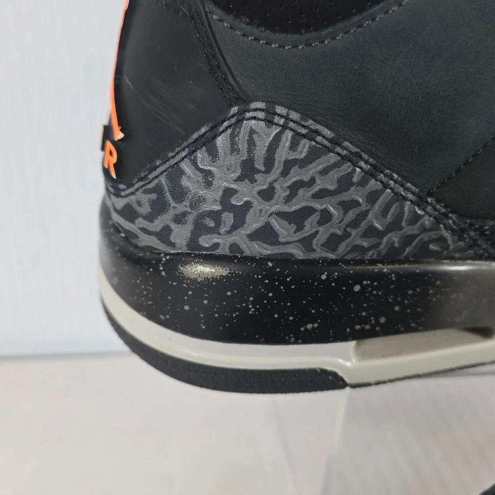 Nike Air Jordan 3 Retro Fear Pack Mens Size 10.5 Gray Black Orange CT8532-080